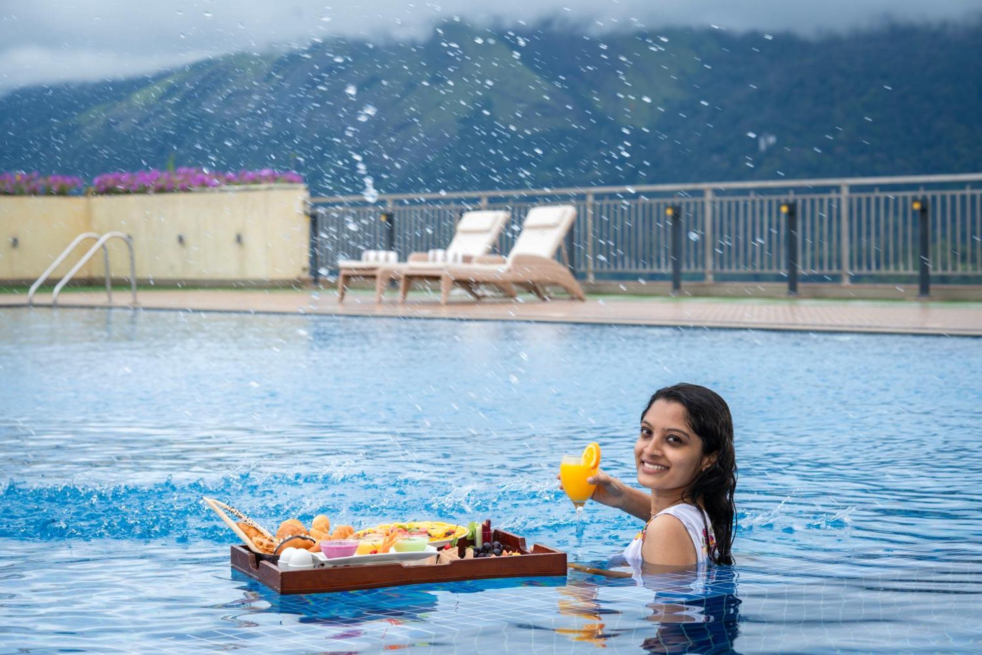 Vibe Munnar Resort & Spa Esterno foto